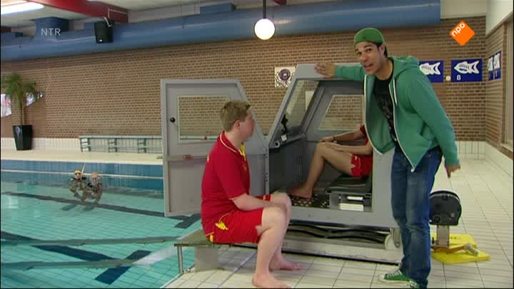 Het Klokhuis | Auto te water