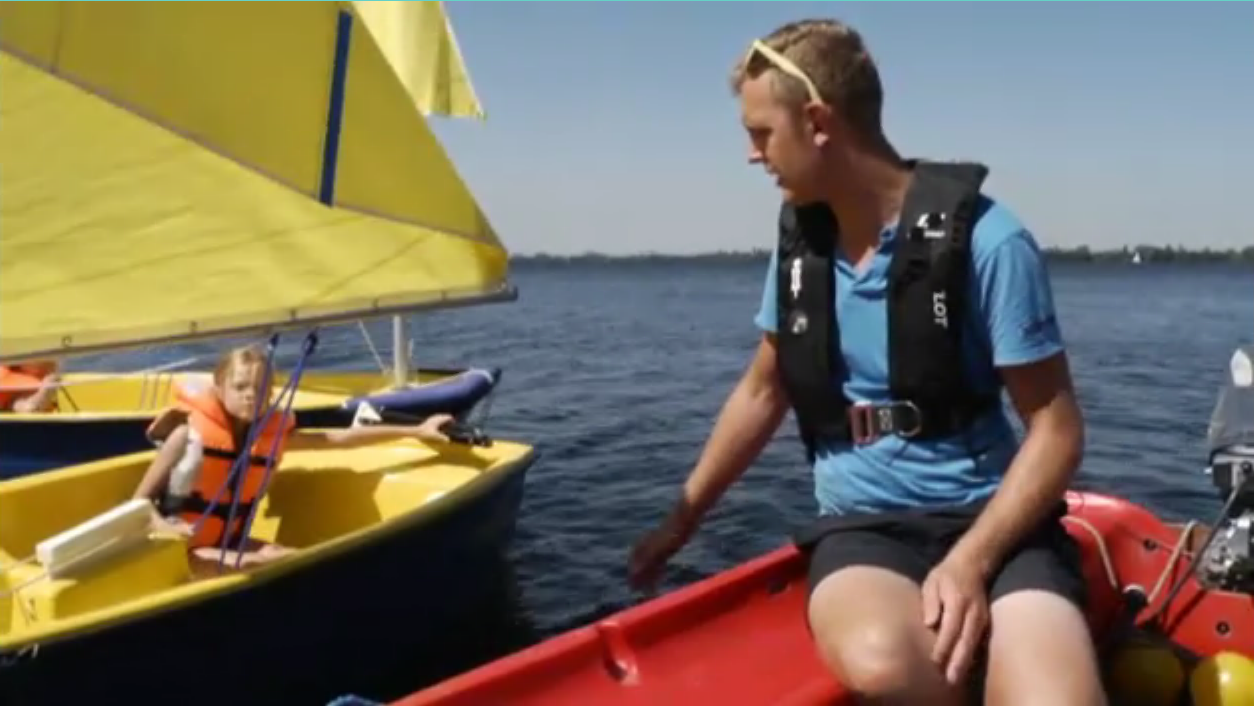 Nora Zoekt een Sport