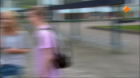 Brugklas | Slapen op school, stiekeme foto's