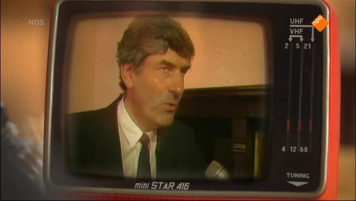 NOS Jeugdjournaal 35 jaar - Presentatoren kijke...