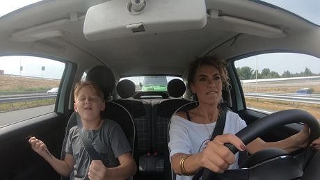 Van Vader naar Moeder | Taro, Veerle en Amber