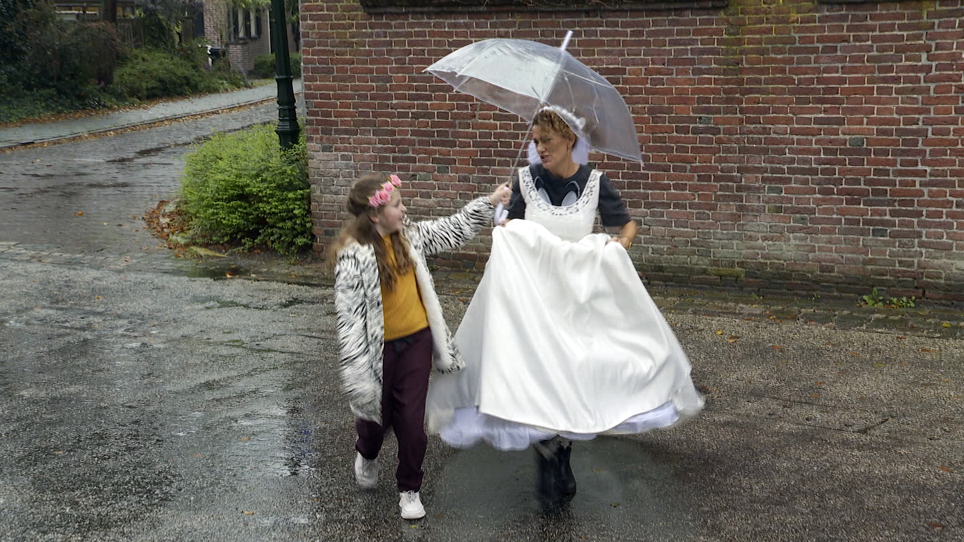 Van Vader naar Moeder | Julia