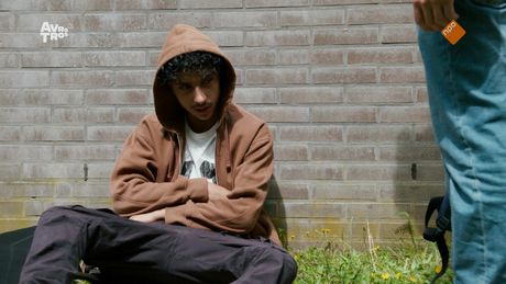Brugklas | Lucas snitcht Amir