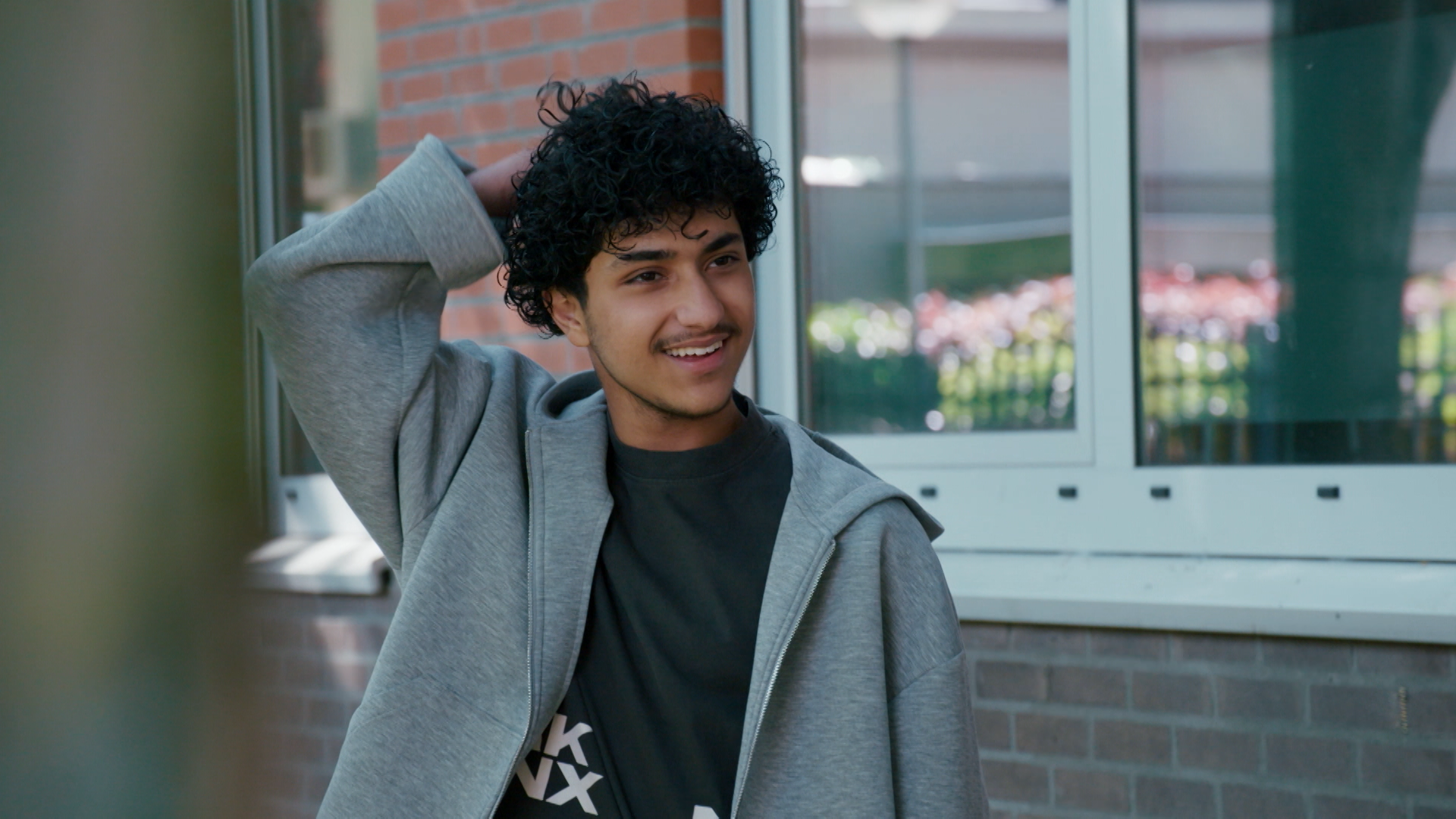 Brugklas | Amir liegt voor liefde (1/2)
