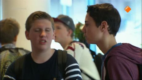 Brugklas | Voetballen, Ontstaan schoolband