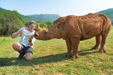 Freeks Wilde Wereld | Neushoorn-nanny