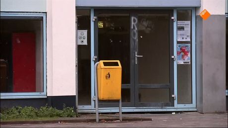 Brugklas | Slapen op school, Stiekeme foto's