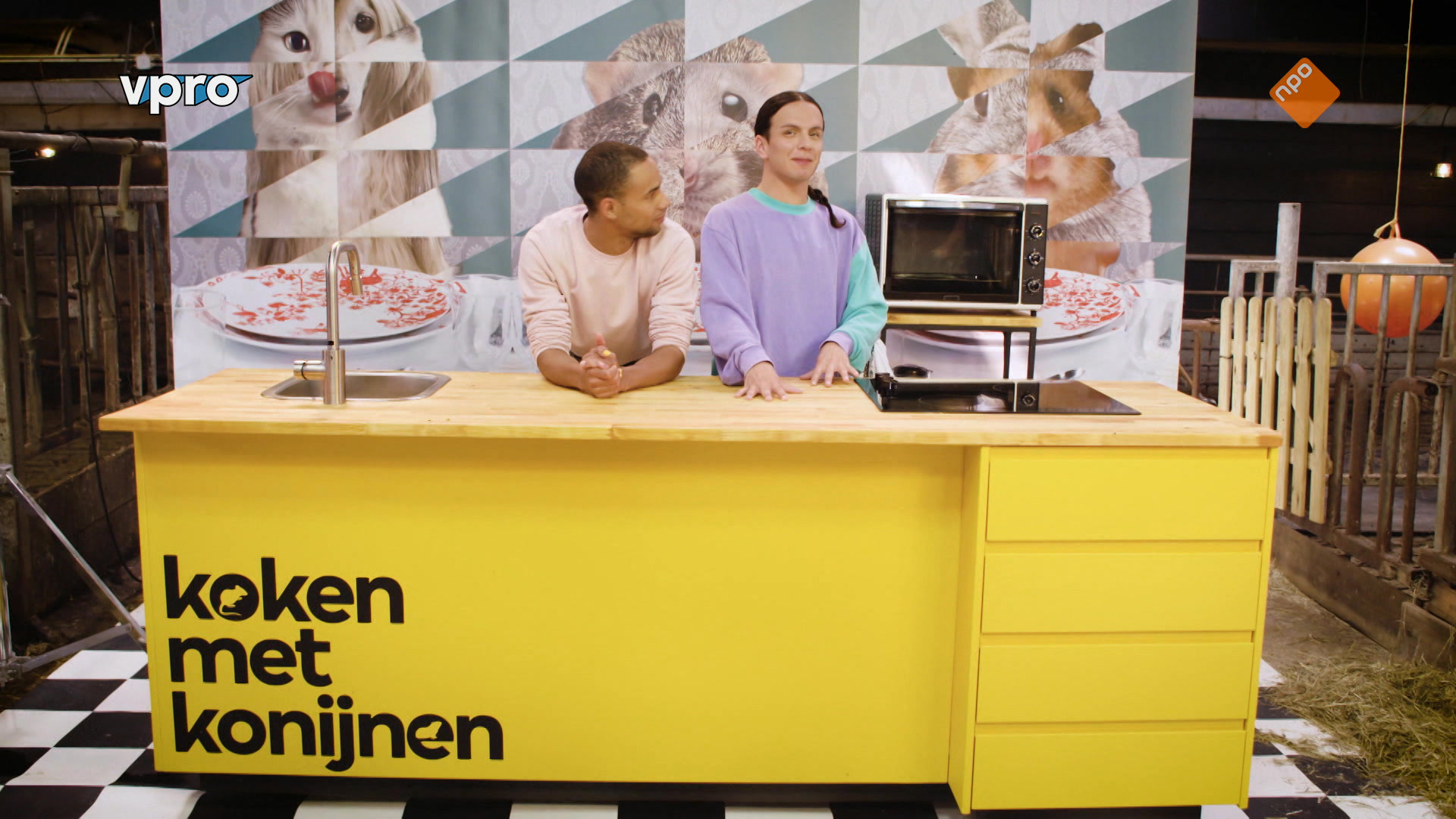 Koken met konijnen | De poes die plastic eet