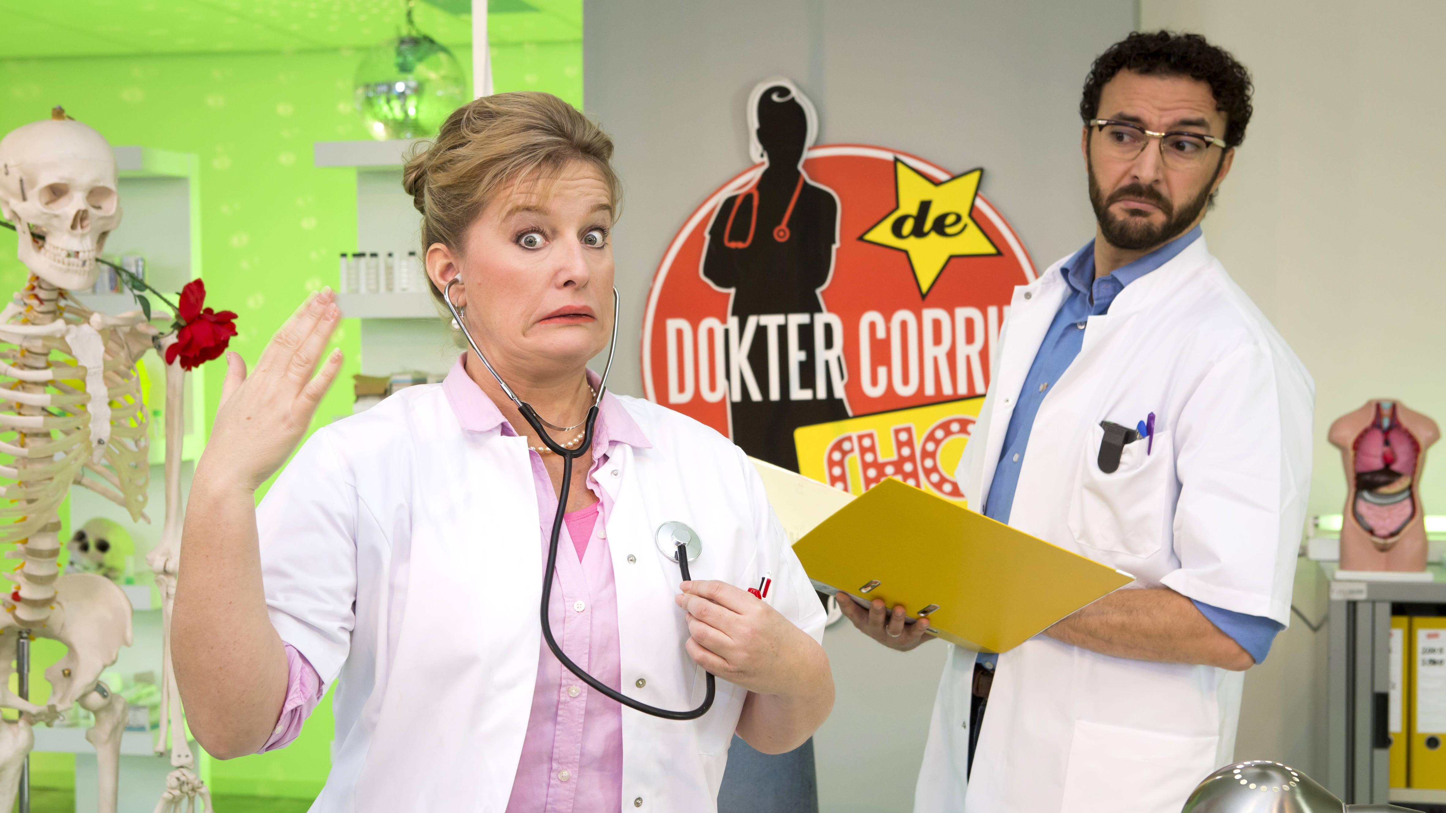 De Dokter Corrie Show | Borsten