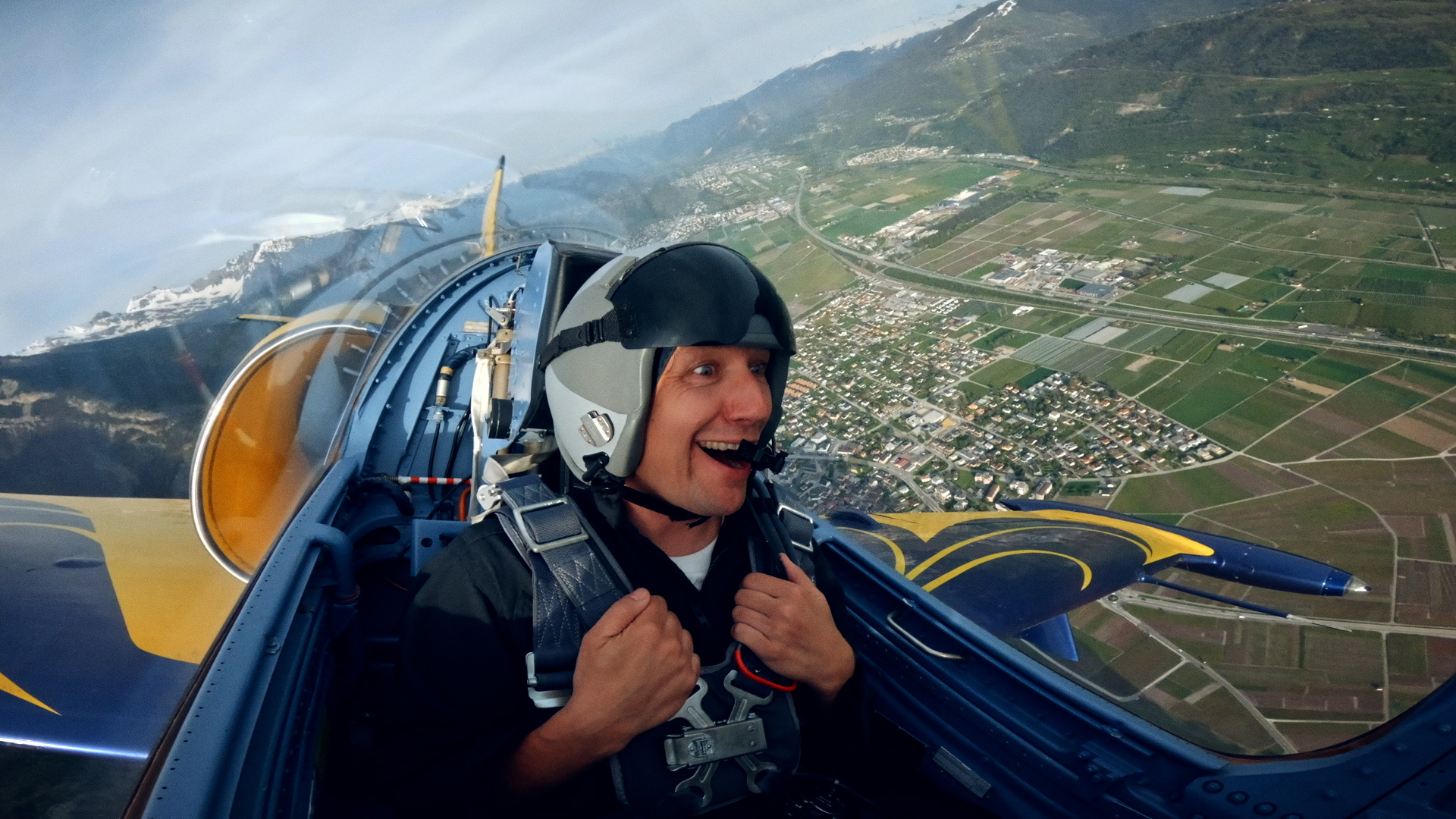 Selfie met de Matterhorn vanuit een straaljager