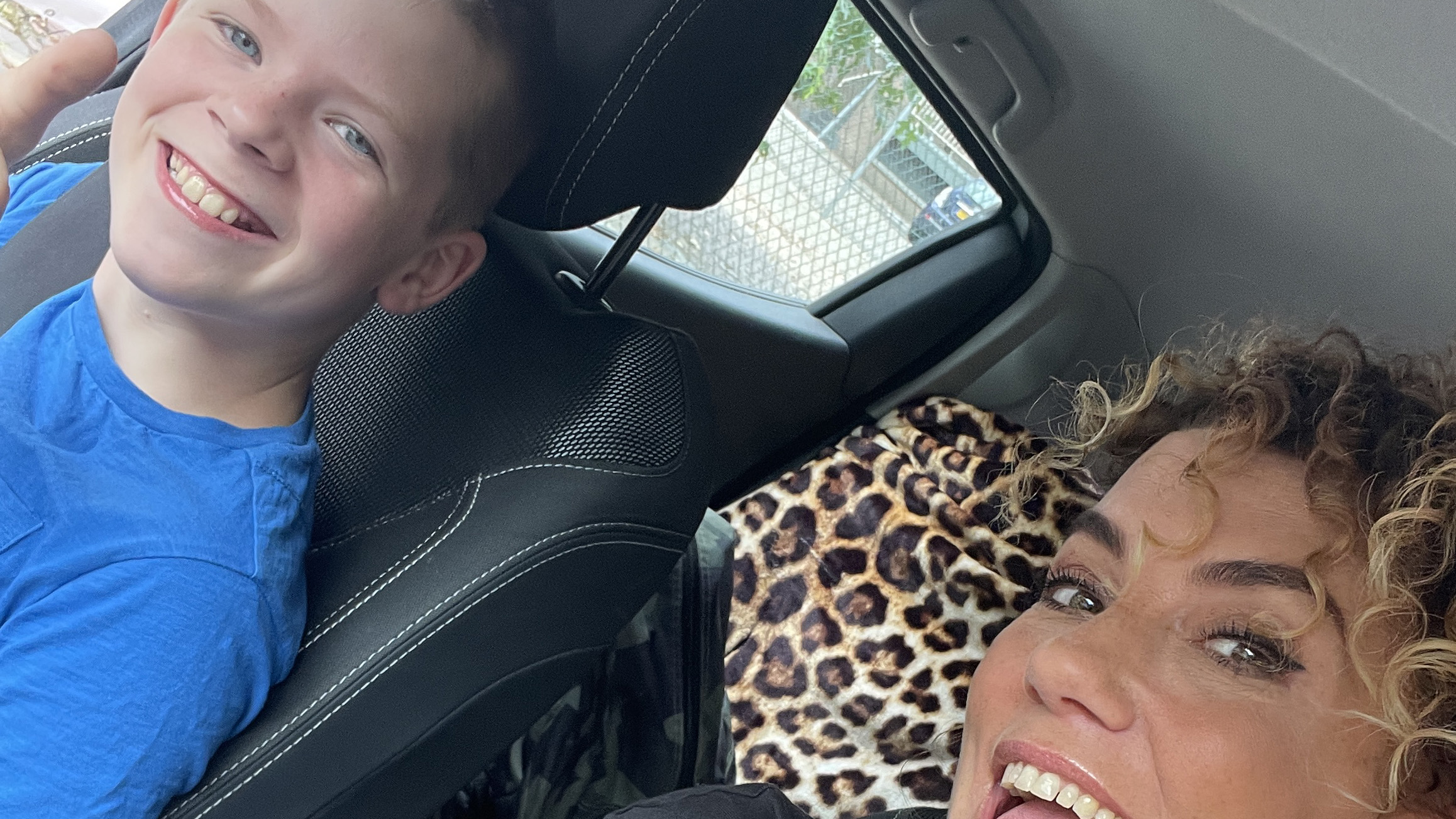 Van Vader naar Moeder | Travis (Eerste schooldag)