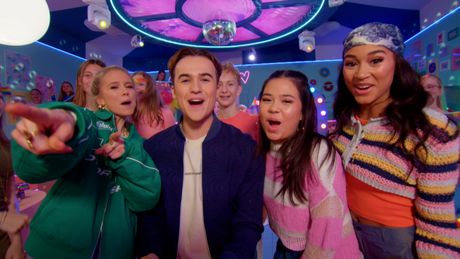 Party Crew | Rainbowparty