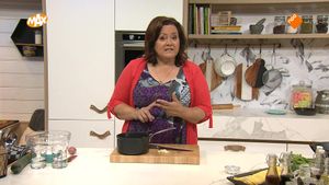 Makan mee met MAX: Bami goreng en atjar komkommer