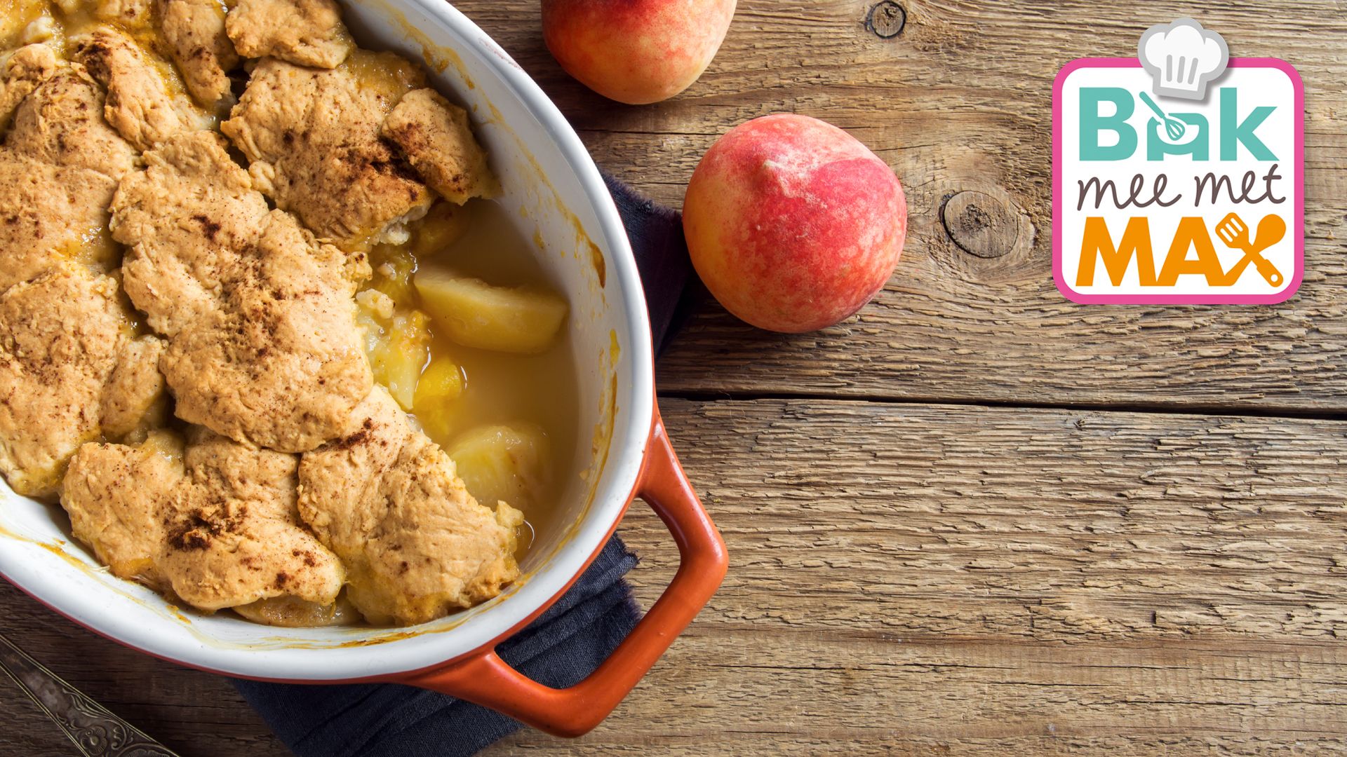 Crumble met verse nectarines en vanillesaus