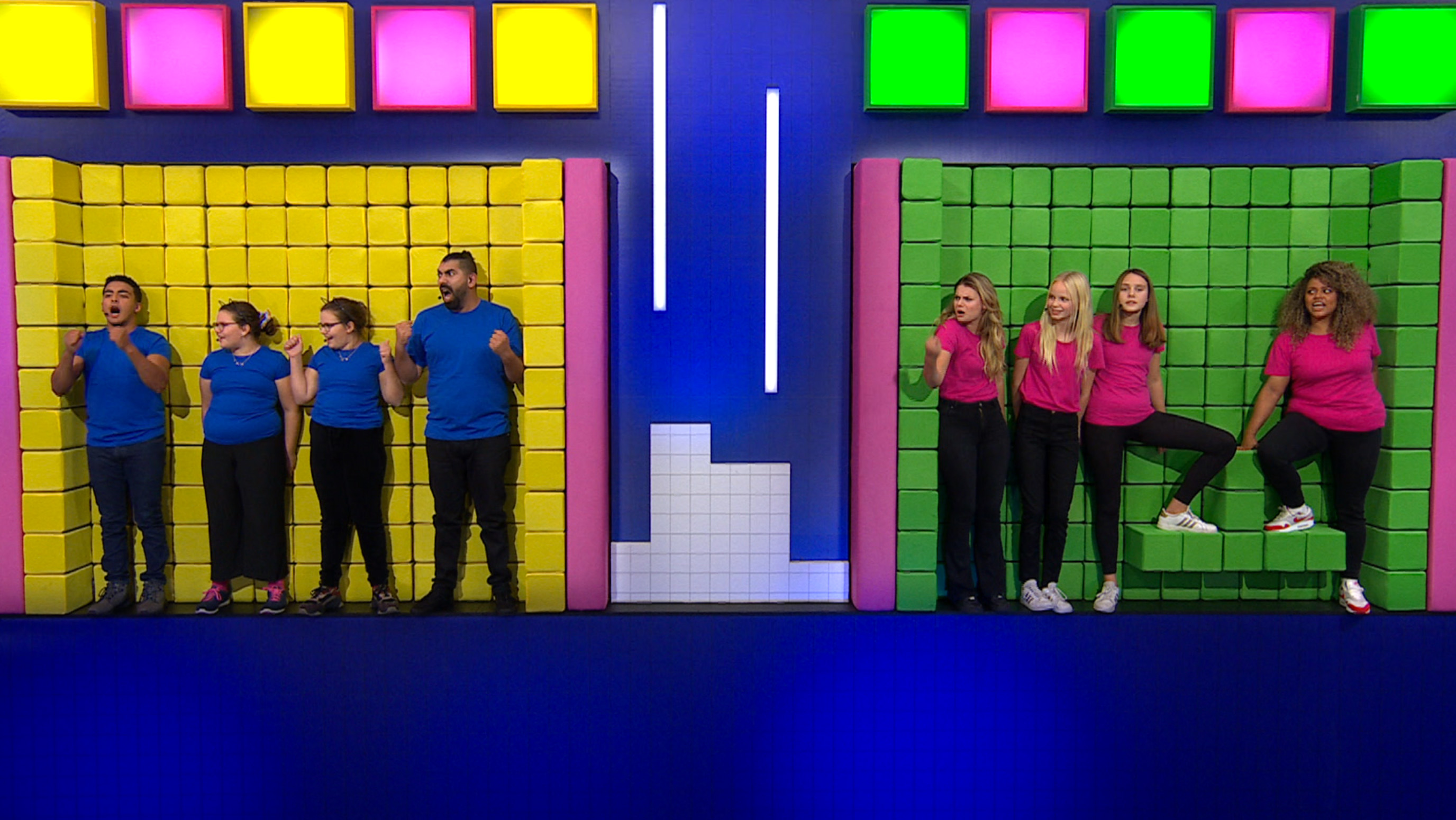 Voor Het Blok | Sjaak & Ayoub vs Quinty & Britt