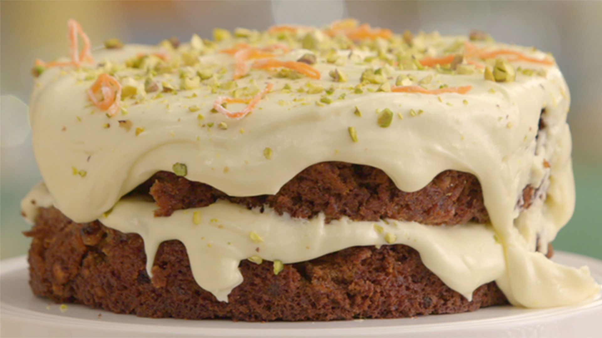Gevulde cake, zwanensoezen en koekhuisjes