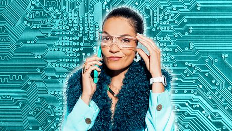 Techbitch | Stephanie is met AI overal