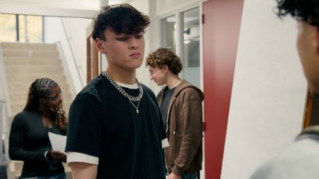 Brugklas | Is Ramses in de war?